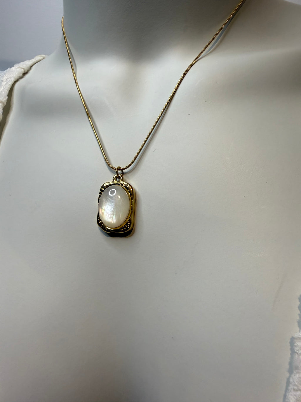 Collier IRIS doré