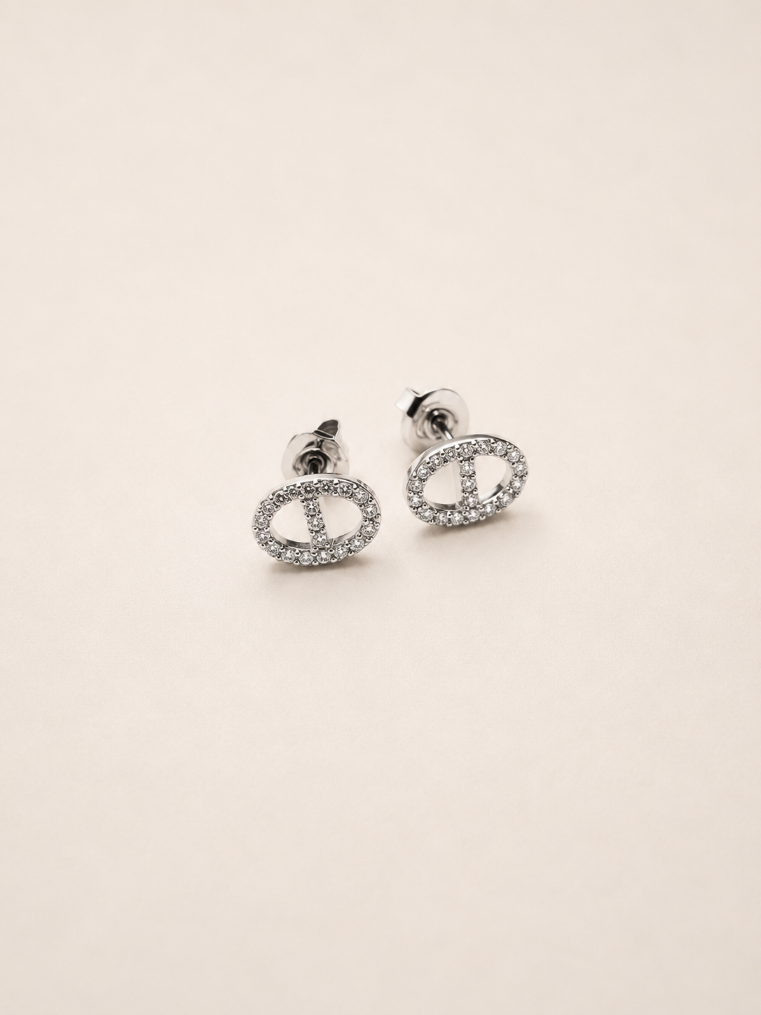 boucle d’oreille capsule argenté