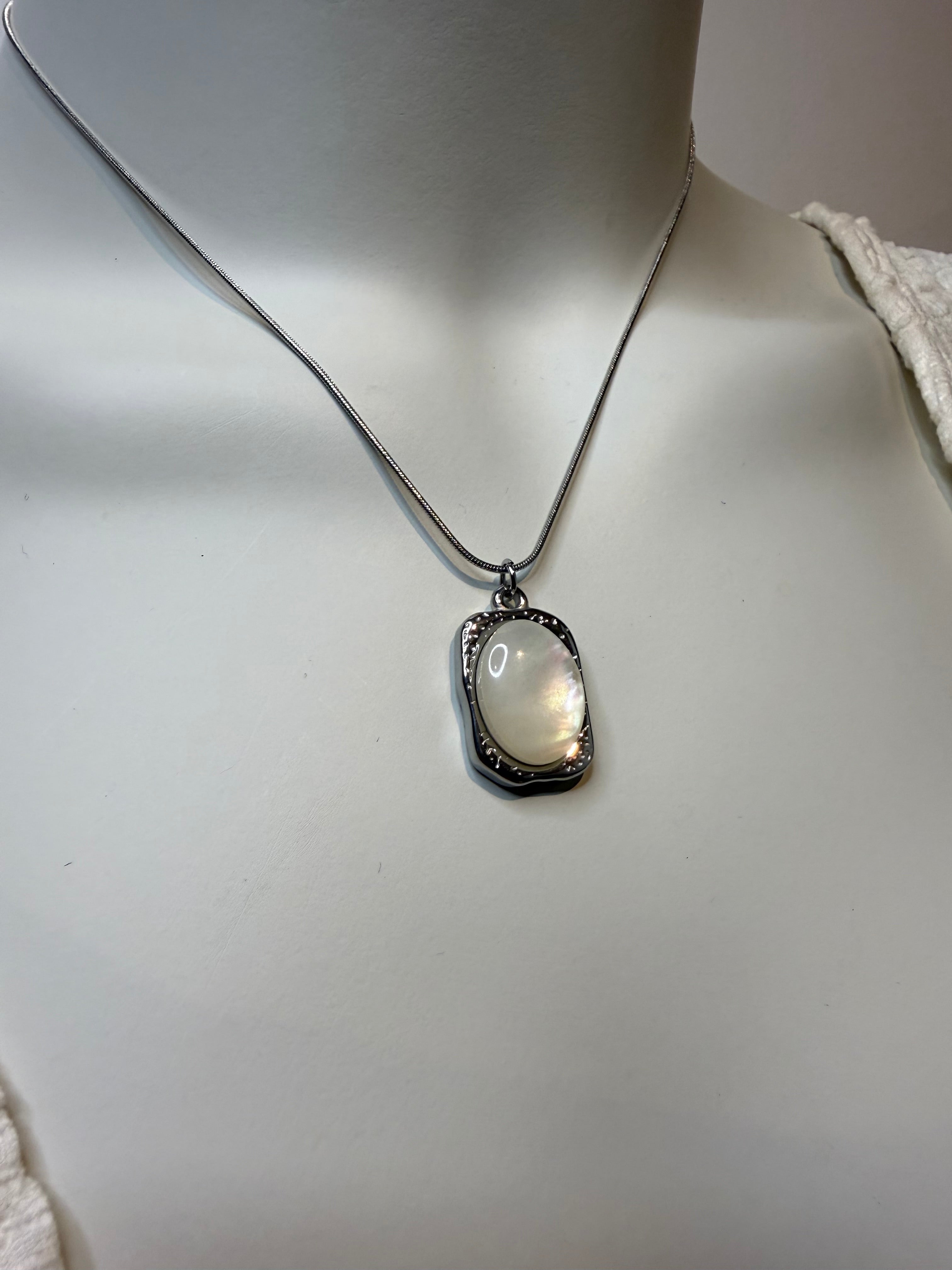 Collier IRIS argenté