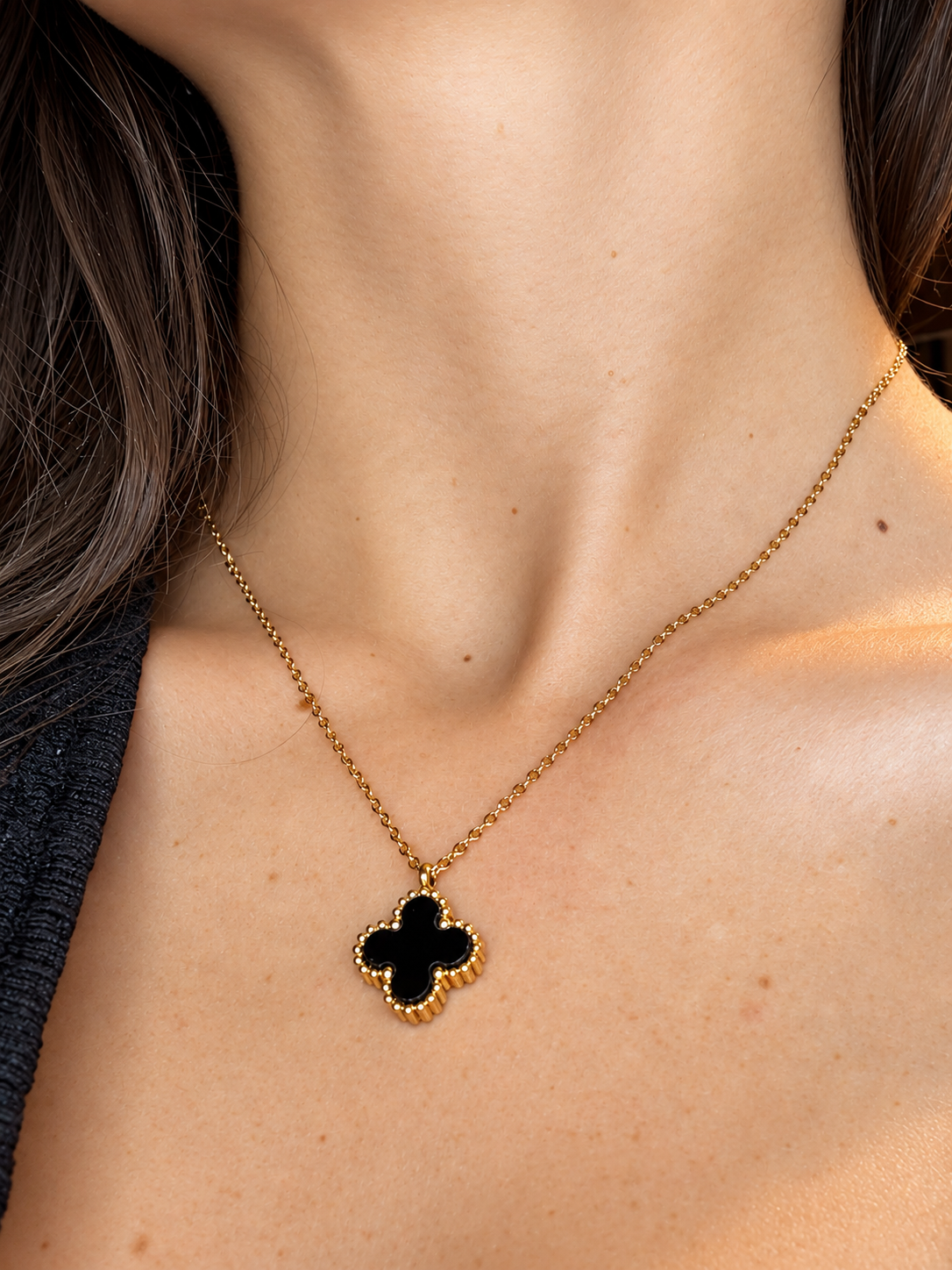 collier Mona